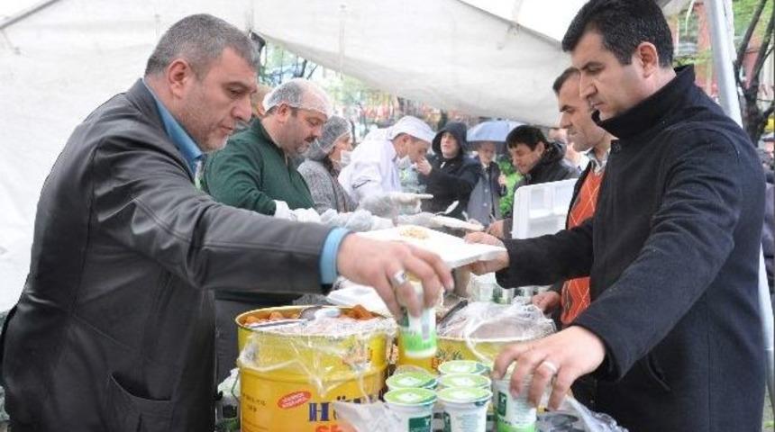 Zonguldak&rsquo;ta Kutlu Doğum Pilavı Dağıtıldı