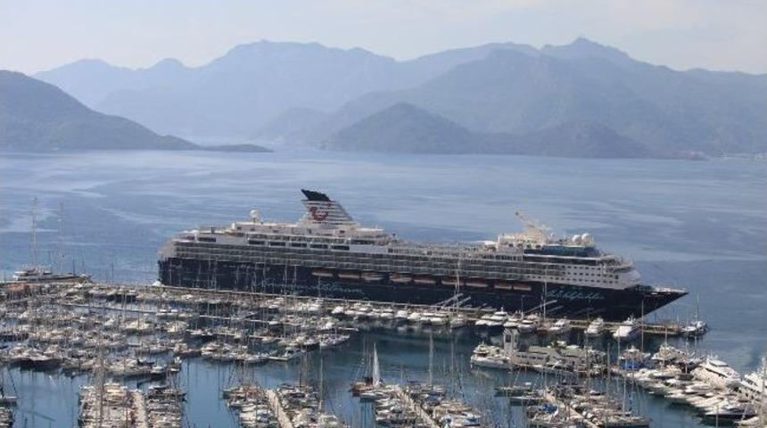 Y&uuml;zen Otel Marmaris'te