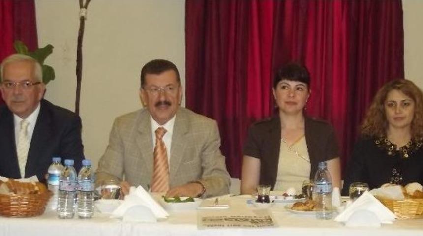 Akşit; &ldquo;devletin Parasını İstemiyoruz, &Ouml;n&uuml;m&uuml;z&uuml;n A&ccedil;ılmasını İstiyoruz&rdquo;