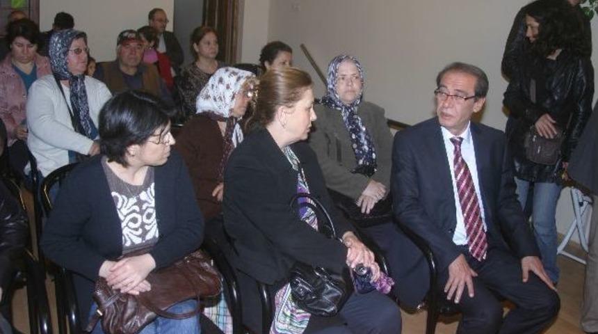 &Ouml;demiş&rsquo;te İpek B&ouml;ceği Larva Dağıtımı Yapıldı