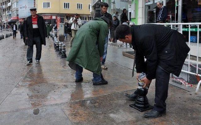 Başkan Yılmaz Caddenin Yeni Düzenlemesine El Attı