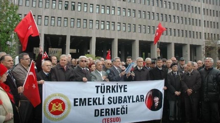 Emekli Subaylar 28 Şubat Soruşturmasını Protesto Etti