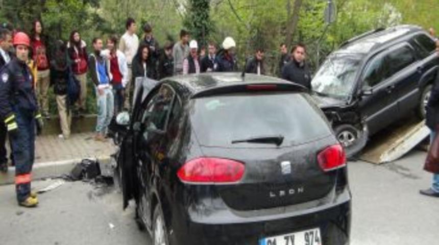 Beykoz'da Kaza: 5'i Kadın 6 Yaralı