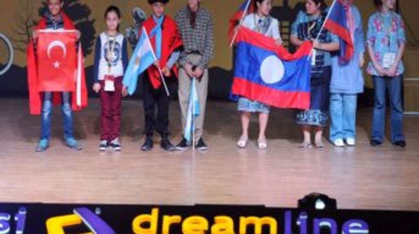 D&uuml;ş &Ccedil;izgisi Tasarım Olimpiyatları'nda T&uuml;rkiye 15 Madalya Kazandı