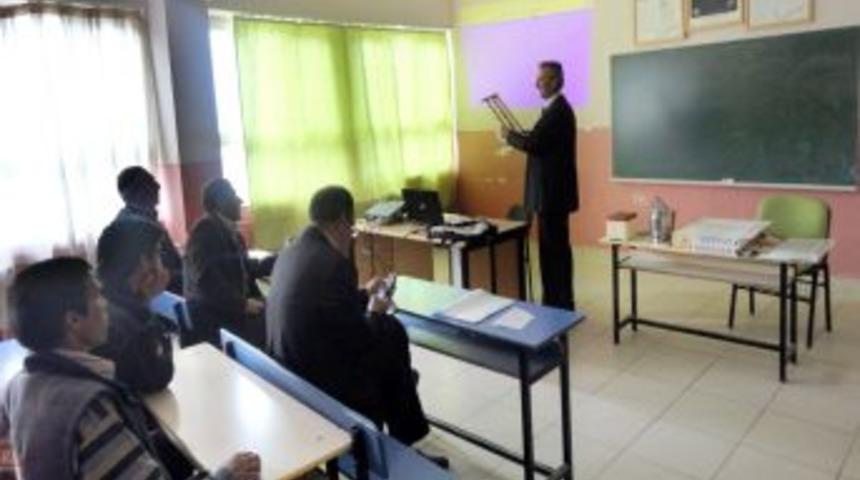 Arıcak Il&ccedil;esinde Arıcılık Eğitimi Veriliyor
