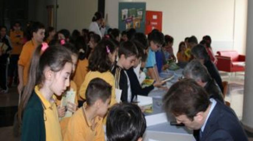 Feza Berk &Ouml;ğrencileri Yazarlarla Buluşuyor