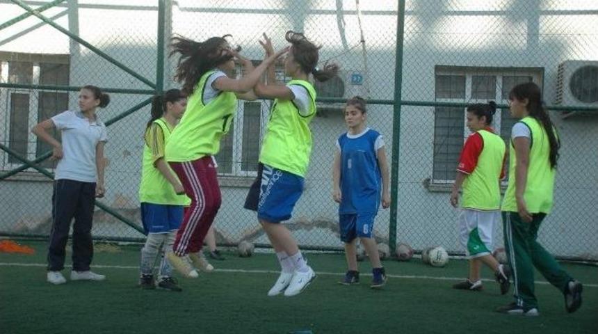 Bayanlar Futbol Takımından 2 Transfer