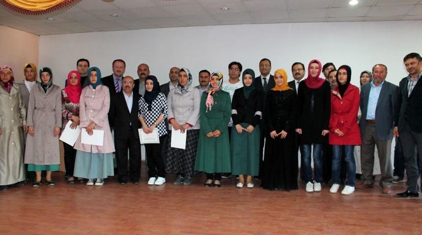 Ahi Dershanesi, YGS'de Dereceye Giren &Ouml;ğrencilerini &Ouml;d&uuml;llendirdi