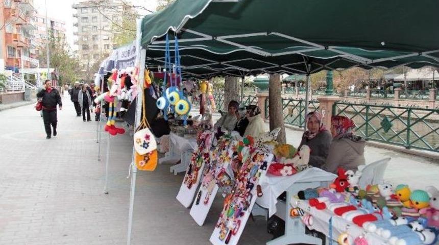 Kursiyerler El Emeklerini Sergilediler