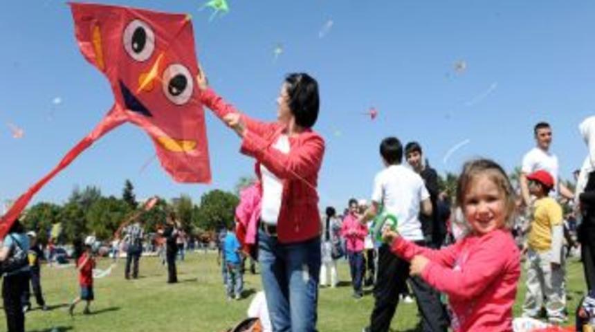 Antalyalı &Ccedil;ocuklar 23 Nisan'da Eğlenceye Doyacak