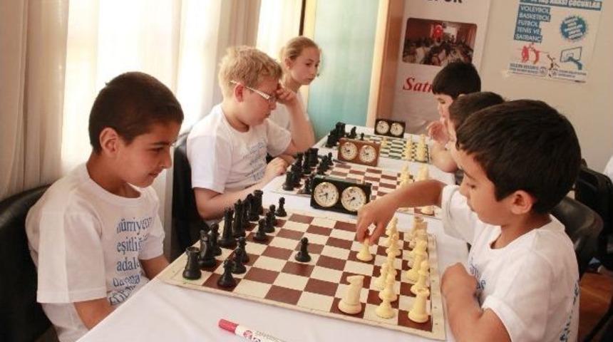 Satrancın Minik Yıldızları Sel&ccedil;uk&rsquo;ta Karşılaştı