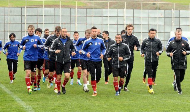 Rıza Çalımbay: Takımıma Yürekten Inanıyorum