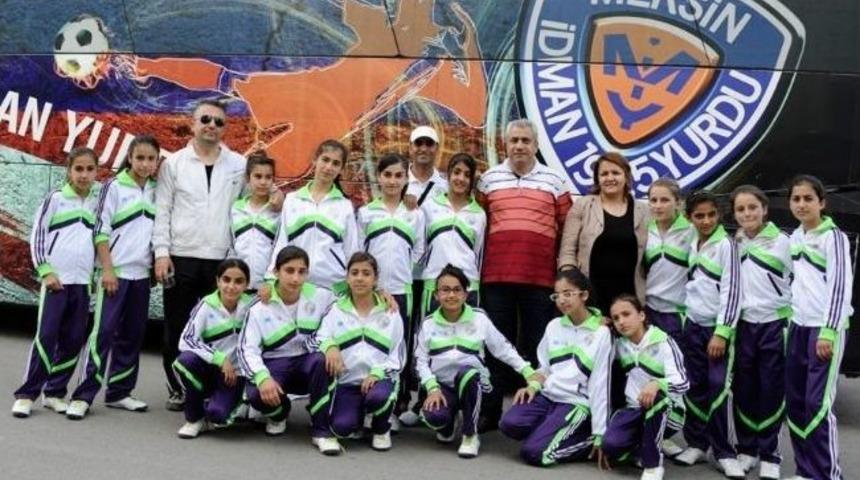 Mimar Sinan Ortaokulu Kız Futbol Takımı Kuruldu