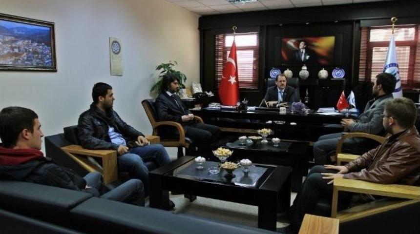 &Uuml;niaktif Liderler Kul&uuml;b&uuml; &Ouml;ğrencilerinden Rekt&ouml;r Coşkun&rsquo;a Ziyaret