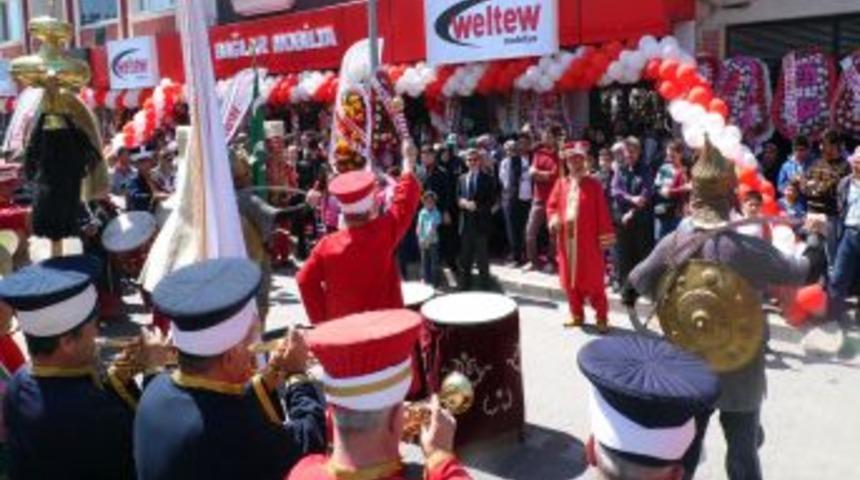 Weltew Mobilya Karacabey Şubesi T&ouml;renle A&ccedil;ıldı