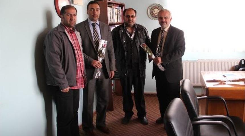 Ak Parti &Ccedil;ıldır İl&ccedil;e Teşkilatından M&uuml;ft&uuml;l&uuml;ğe Ziyaret