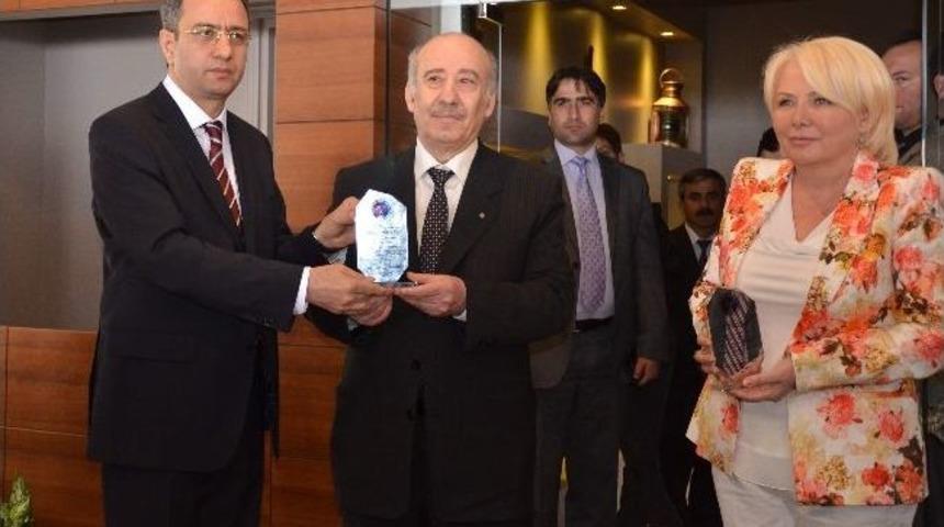 2012'nin İz Bırakanlarına &Ouml;d&uuml;l