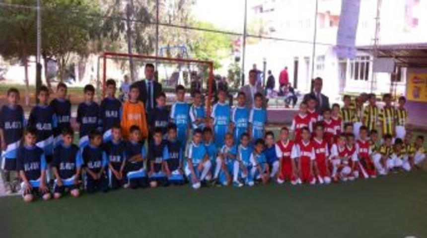 Kozan'da K&ouml;yler Futbolla Kaynaşıyor Turnuvası Başladı