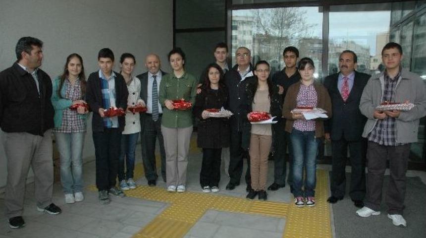 Yarışma M&uuml;ft&uuml;l&uuml;kten Hediyeler Belediyeden