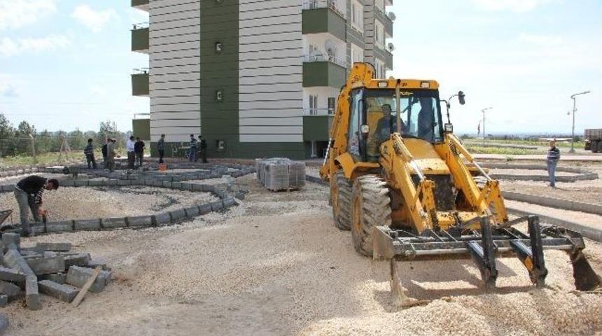 Adıyaman &Uuml;niversitesi'nde İkinci Etap &Ccedil;evre D&uuml;zenleme &Ccedil;alışmaları