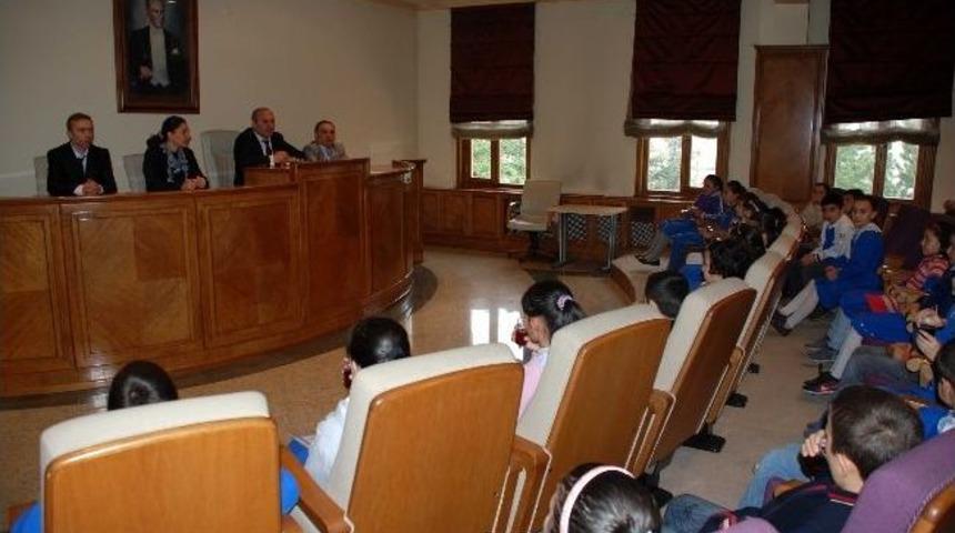 Arslan'dan, Muzaffereddin Gazi İlkokulu &Ouml;ğrencilerine Yerel Y&ouml;netim Dersi