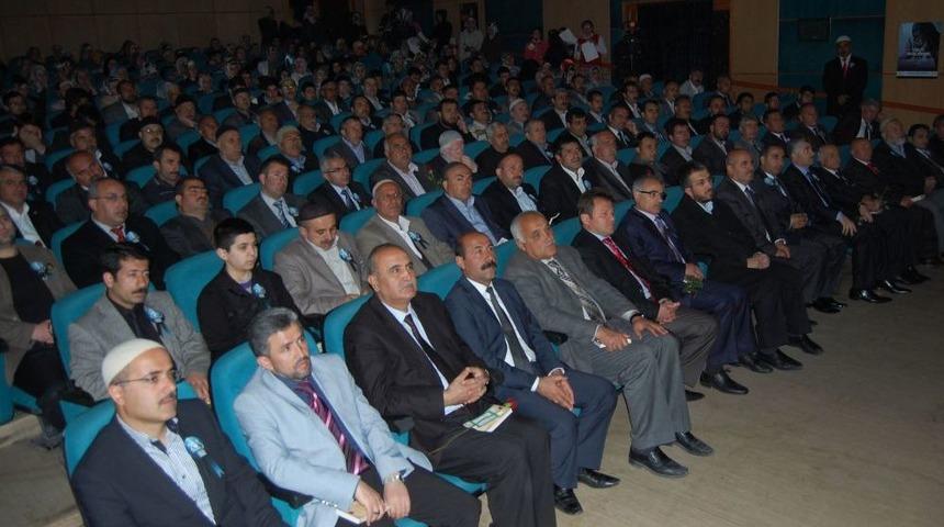 Tatvan'da Kutlu Doğum Haftası'nda Konferans Verildi Ve Etli Pilav Dağıtıldı