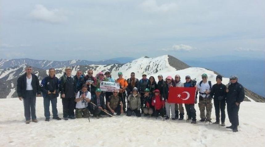 Karşıyaka Dağcılık Kul&uuml;b&uuml;, Bozdağ'da Doğa Y&uuml;r&uuml;y&uuml;ş&uuml; Ger&ccedil;ekleştirdi