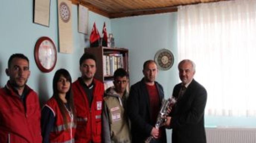 T&uuml;rk Kızılayı &Ccedil;ıldır Şubesinden M&uuml;ft&uuml;l&uuml;ğe Ziyaret