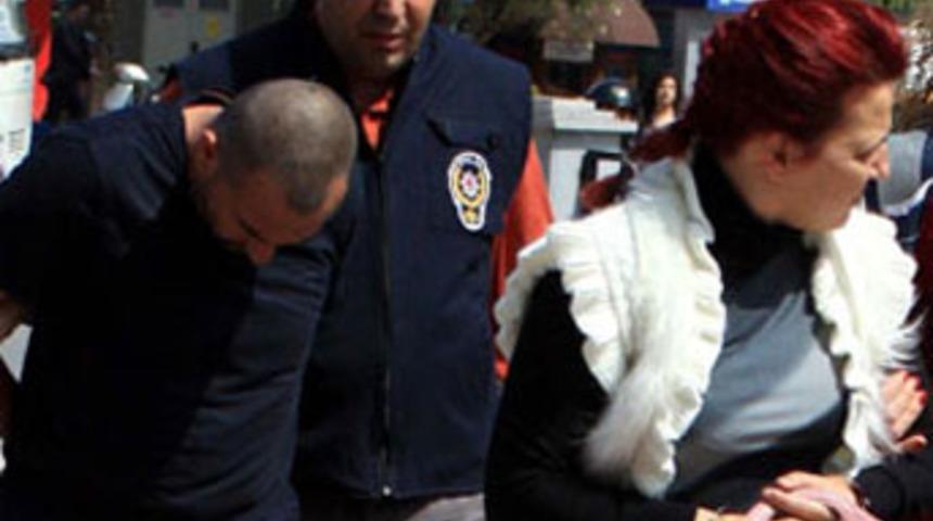 İşadamına sevişme g&ouml;r&uuml;nt&uuml;leriyle şantaj