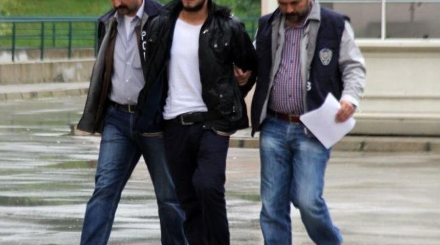 Bı&ccedil;akla Yaralama