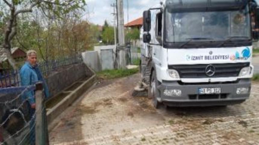 İzmit Belediyesi K&ouml;yleri De Temizliyor