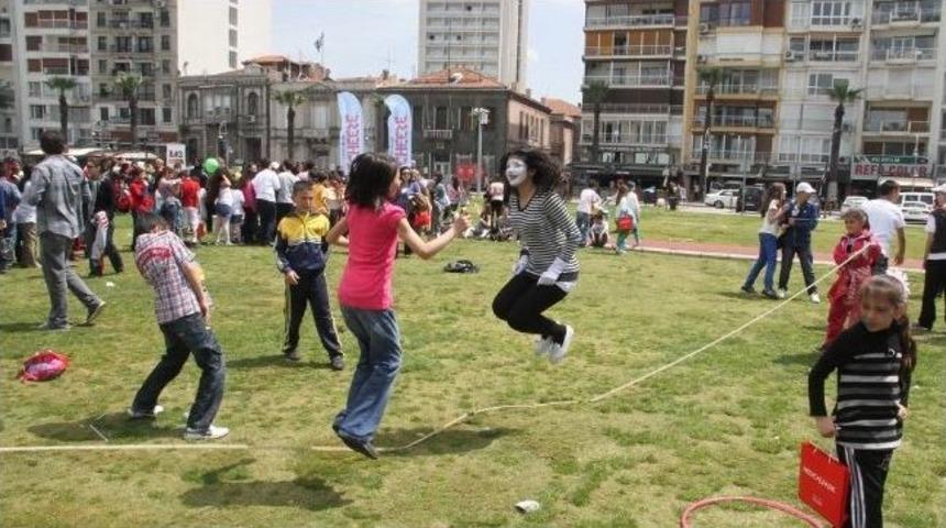 Haydi &Ccedil;ocuklar Oyun Oynamaya