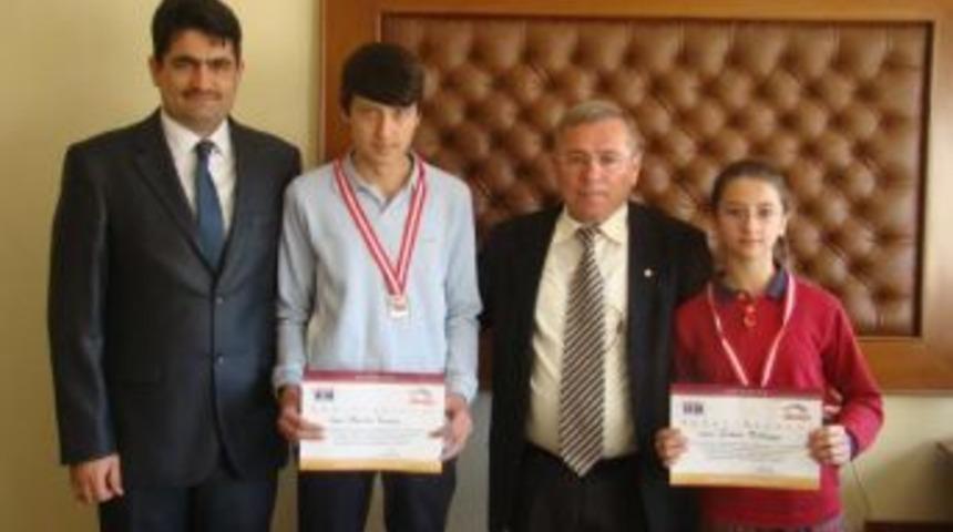 Milli Eğitim M&uuml;d&uuml;r&uuml; Taşdelen, Beyşehir'in Şampiyonlarını Ağırladı