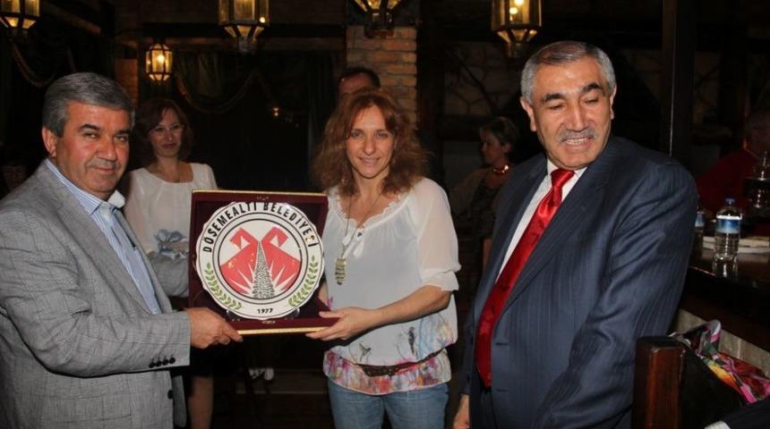 Yabancı &Ouml;ğrenci Ve &Ouml;ğretmenler T&uuml;rkiye&rsquo;de &lsquo;fastfood&rsquo; K&uuml;lt&uuml;r&uuml;n&uuml; Araştırıyor