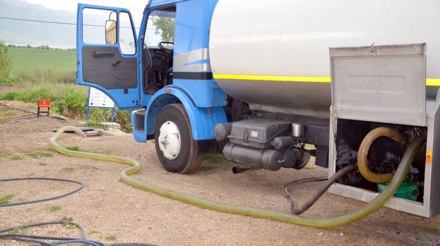 Adana'da 21 Bin Litre Ka&ccedil;ak Akaryakıt Ele Ge&ccedil;irildi