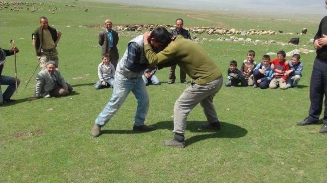 Tatvan&rsquo;da Yayla D&ouml;nemi Başladı