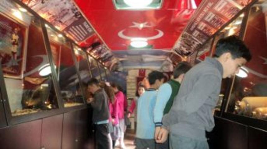 &Ccedil;anakkale M&uuml;zesi Sungurbey'in &Ouml;ğrencileri Gezdi