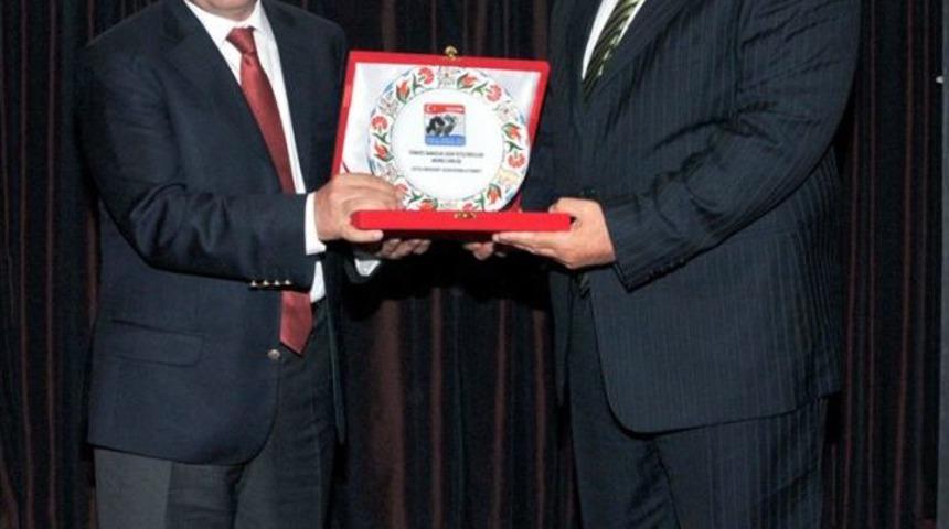 Vali Balkanlıoğlu: &Uuml;retici Birlikleri G&uuml;&ccedil;lenirse Afyon Ette Bir Numara Olur