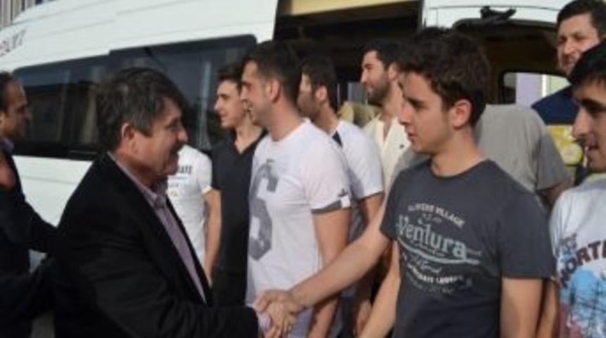 Milletvekili Tanrıverdi&rsquo;den Kula Belediyespor&rsquo;a Kutlama