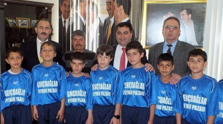 Başkan Kılın&ccedil;, &Ouml;ğrencileri &Ouml;d&uuml;llendirdi