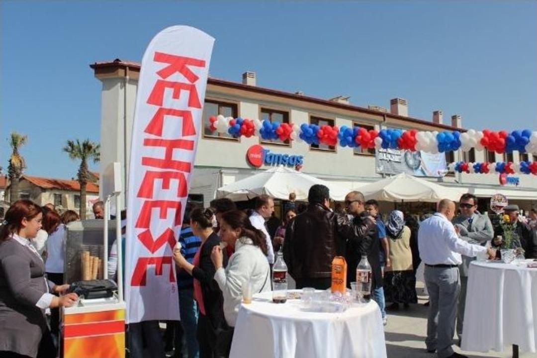 Kecheese Firması, Bu Yaz 100 Ton Ke&ccedil;i S&uuml;t&uuml; Dondurması Dağıtmayı Hedefliyor