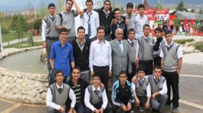 İşitme Engelliler Fırat &Uuml;niversitesi'ni Gezdi