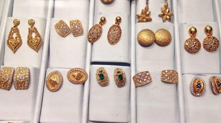 Altın Fiyatlarının D&uuml;şmesi Kuyumcuların Işlerini Arttırdı