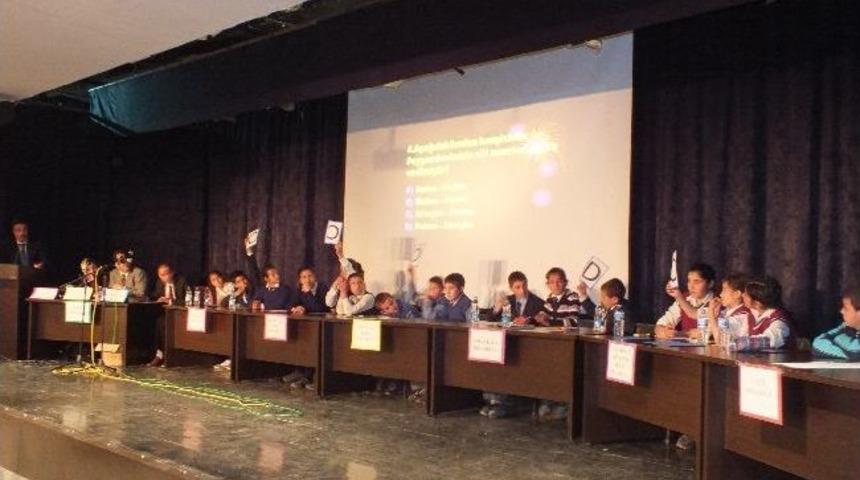 Malazgirt&rsquo;te Ortaokulları Arası Bilgi Yarışması