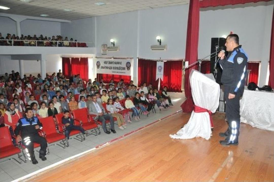 Osmaniye Emniyet M&uuml;d&uuml;rl&uuml;ğ&uuml;&rsquo;nden &ldquo;biz Aracı Olalım, Siz Umut Olun&rdquo; Projesi