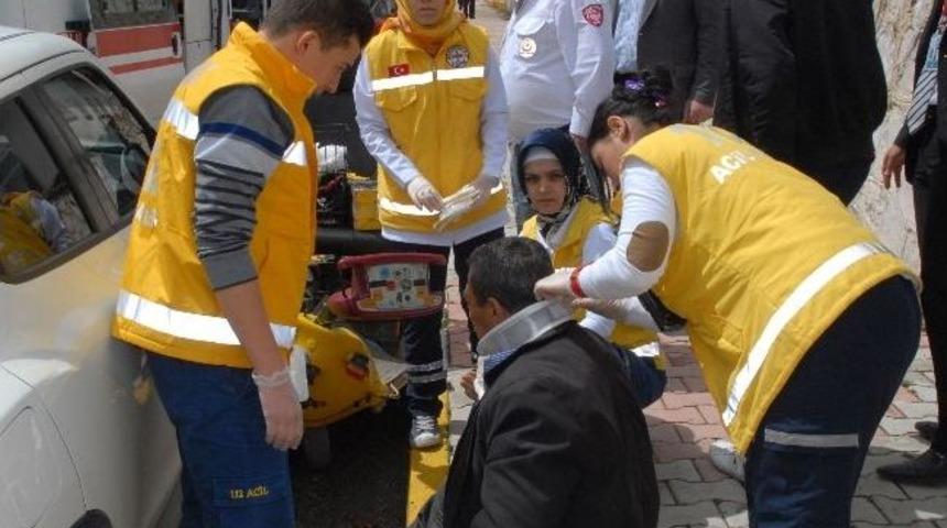 Engelli Aracı Otomobile &Ccedil;arptı: 1 Yaralı