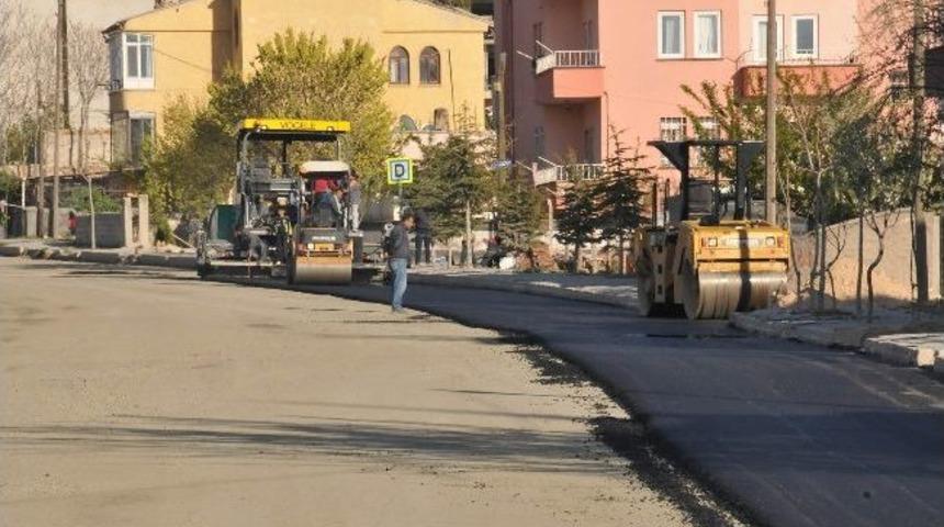 İlhanlı Mahallesinde Asfaltlama &Ccedil;alışması