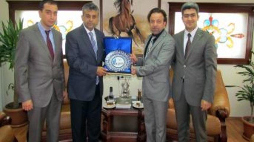 BİRSİAD Mobilya Komitesi &Uuml;yeleri Rekt&ouml;r G&uuml;der'i Ziyaret Etti