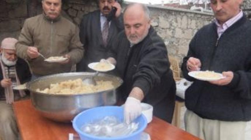 K&uuml;tahya'da Bin Kişiye Kutlu Doğum Helvası