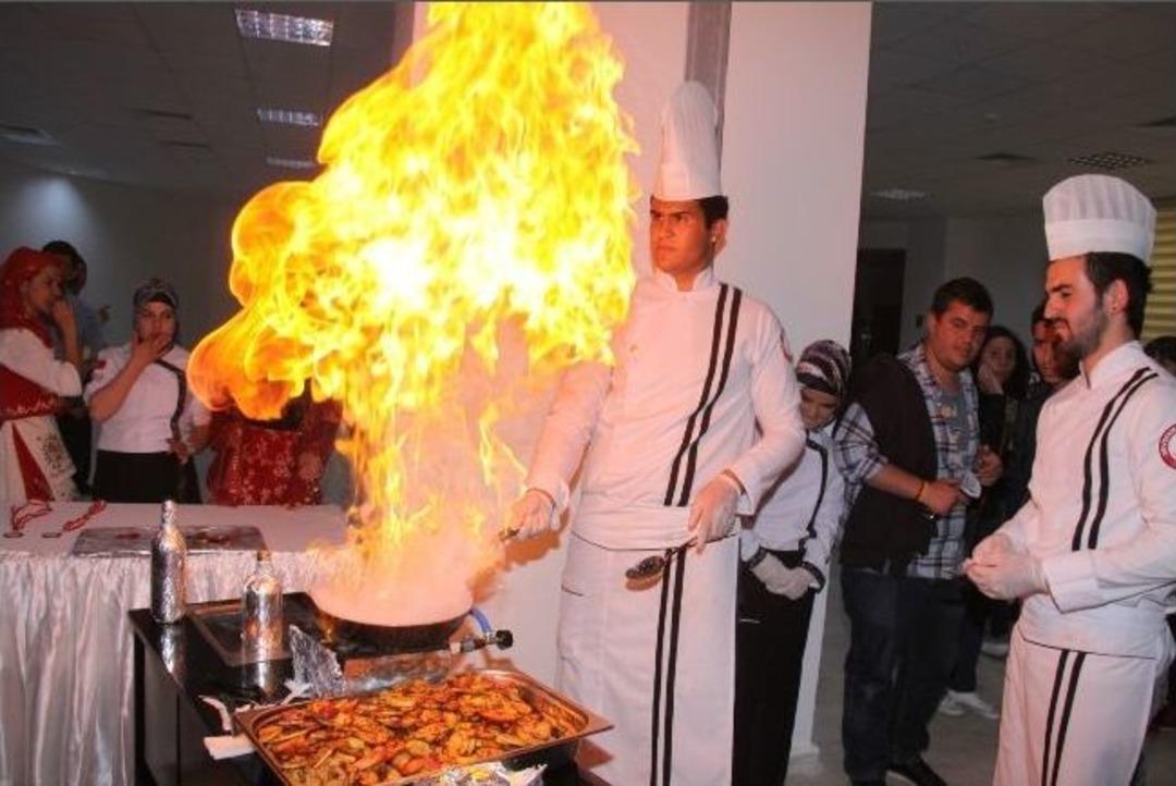 Kapadokya K&uuml;lt&uuml;r Ve Turizm Festivali Renkli G&ouml;r&uuml;nt&uuml;lere Sahne Oldu